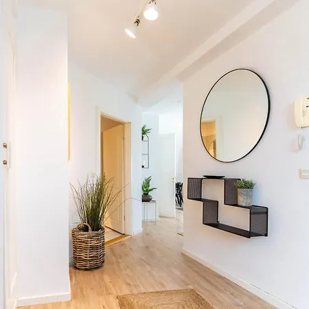 Hafenkoje Mit Blick Ueber Hafen Und Altstadt فلنسبورغ